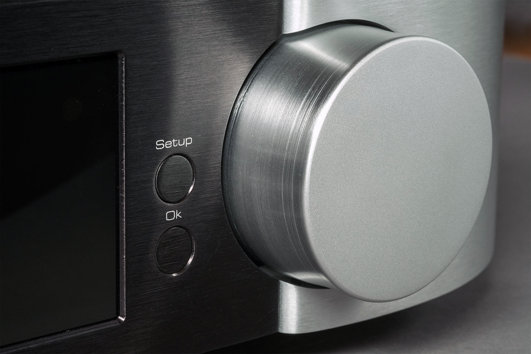 MOON by Simaudio 641 Integrated Amplifier - Integrated Amplifier