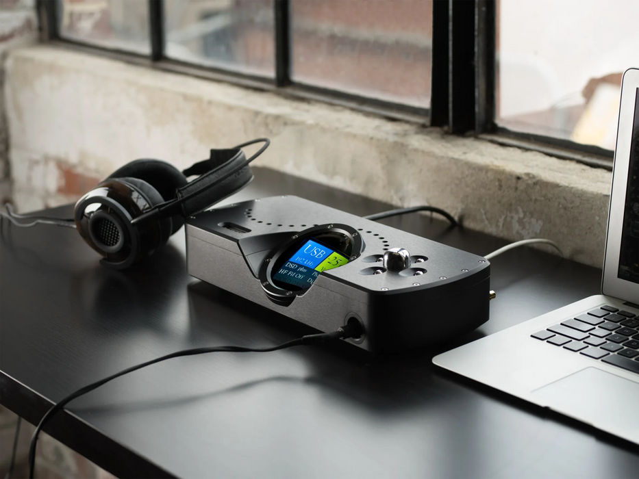 Chord Dave Digital to Analog Convertor & Headphone Amplifier - DAC