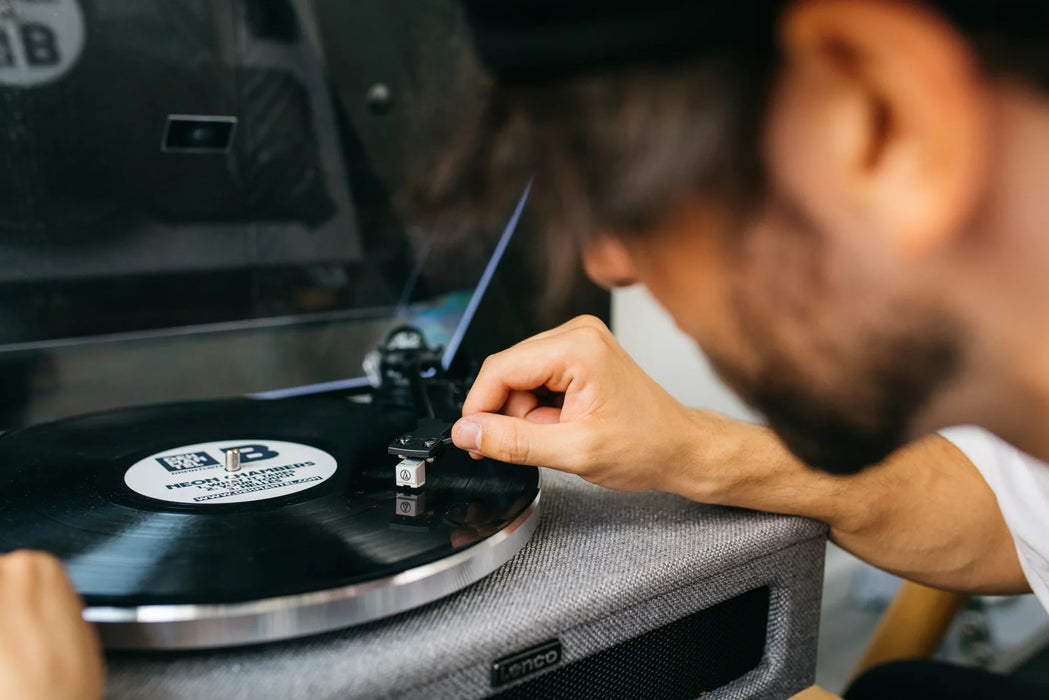 LENCO LS-440 Record Player with Built-in Speakers - Turntable